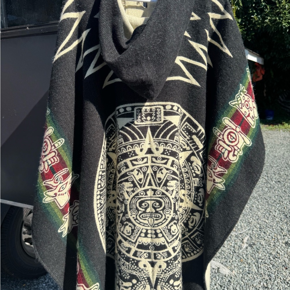 Aztec Pattern Hooded Poncho - Picture 2 of 7